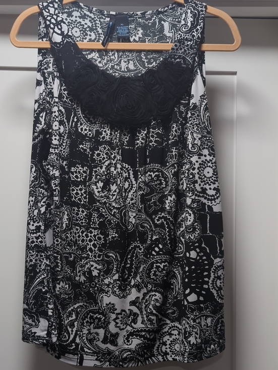 Saint Tropez West Tops - Saint Tropez West Black and White Paisley Sleeveless Top with Rosette Trim